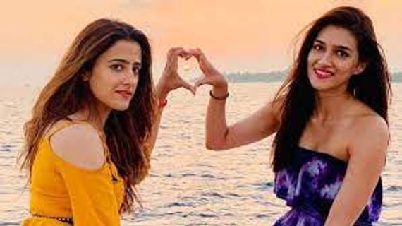 Kriti Sanon's Sister Nupur Sanon Reacts To Nepotism Debate As She Becomes More Famous With 'Filhaal 2' Song