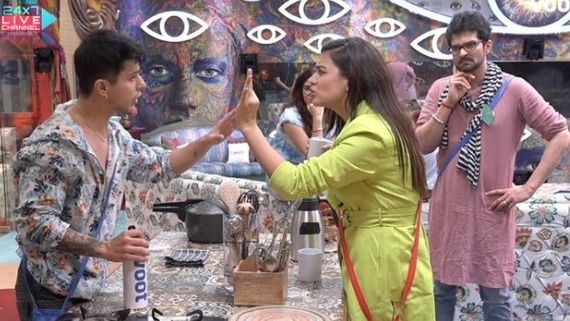 Mehndi Hai Rachne Waali Producer Sandiip Calls Bigg Boss OTT's Pratik Sehajpal A Fool; Supports Raqesh Bapat