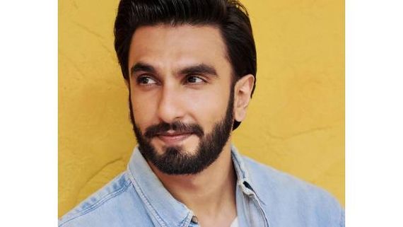 Ranveer Singh Roped In To Star In Sanjay Leela Bhansali's Ambitious Flick Baiju Bawra?