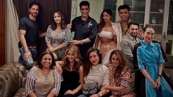 SRK, Gauri Khan, Karan Johar, Kareena Kapoor & Karisma Kapoor Gather Under A Roof On Sunday Night!