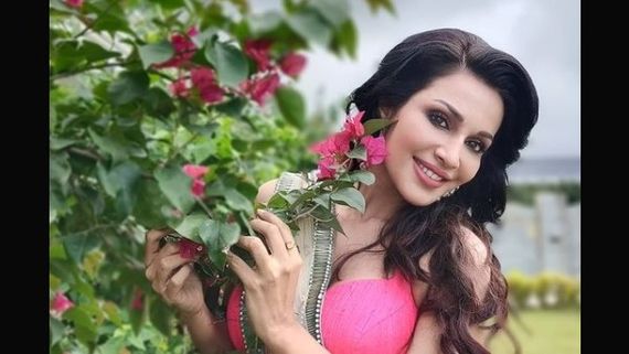 Teachers' Day EXCLUSIVE! Flora Saini Reveals Her Biggest Life Lesson She Has Learnt Over The Years