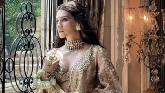 Kriti Sanon Says She Would Love To Star In Biopics On Madhubala And Meena Kumari