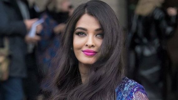 Netizens Furious Over Aishwarya Rai Bachchan's Shabby Look At Paris Fashion Week; Ask Her To Fire Her Stylist 