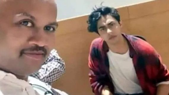 Aryan Khan Case: Kiran Gosavi Whose Selfie Went Viral With Star Kid Is Issued Lookout Circular By Pune Police