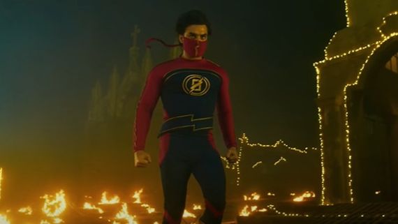 Minnal Murali Trailer: Tovino Thomas’ Superhero Film Promises To Be A Rip-Roaring Entertainer! 