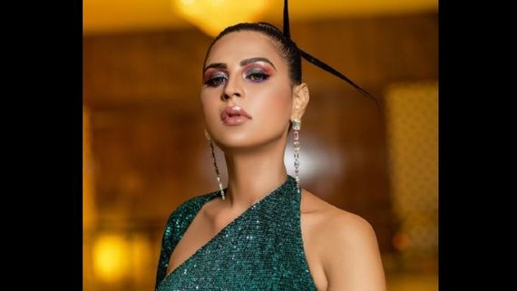 Bigg Boss 5 Tamil Contestant Namitha Marimuthu: Things You Can’t Miss About The Transgender Model