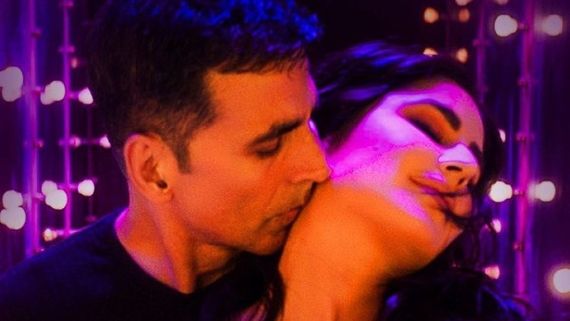Netizens Say 'Katrina Kaif Is Nowhere Near To Raveena Tandon' As They React To Tip Tip Barsa Pani Remake 