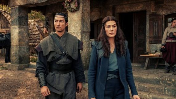 The Wheel Of Time Review: Rosamund Pike Weaves A High-Fantasy Tale With Little Traction