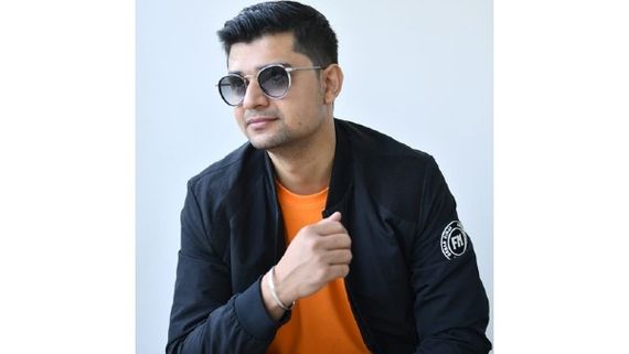 Renowned Artist DJ Axonn Creates Magic In Music Industry With His Musical Mixes 