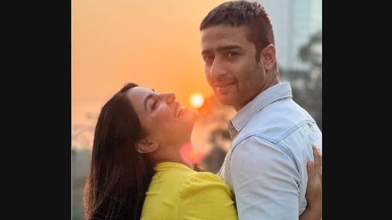 Hina Khan Clarifies Shaheer Sheikh Is Not Rude But Says He's Lazy & Doesn't Message Or Revert