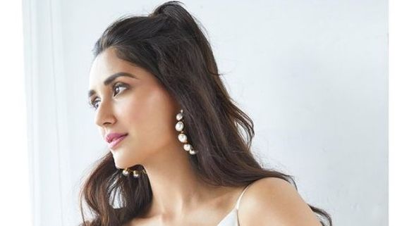 Three Men Arrested For Stealing Actress Nikita Dutta's Mobile