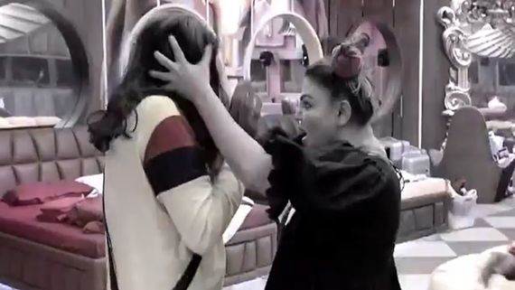 Bigg Boss 15: Rakhi Sawant Pulls Abhijeet Bichukale’s Hair As He Says ‘Ye Pati Hire Karke Layi Hai Kya?’