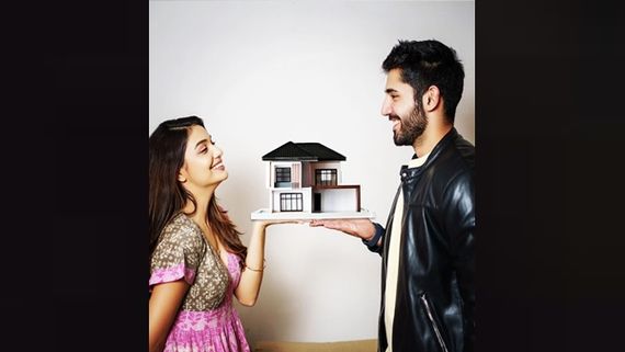 Divya Agarwal And Varun Sood Purchase Their First House Together In Mumbai’s Same Building; See Post