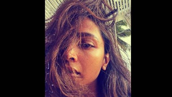 Deepika Padukone Fails At Her Hair Flip, Husband Ranveer Singh Is Nevertheless Mesmerized 
