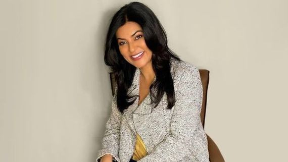Sushmita Sen Dances With Daughters Renee & Alisah In Latest Post, Ex Rohman Shawl Cheers