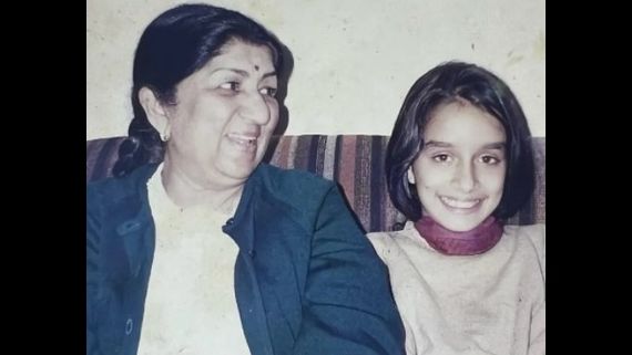Shraddha Kapoor Remembers 'Aaji' Lata Mangeshkar With A Throwback Photo; Calls Her 'Greatest Of All Times'