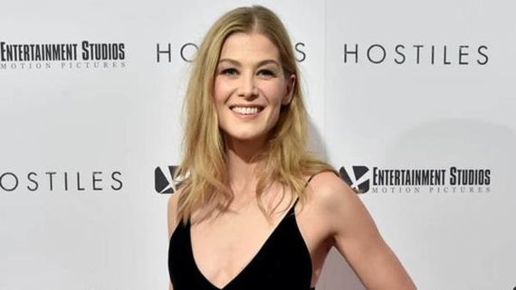 Rosamund Pike Set As Lead For Pandemic Thriller Rich Flu