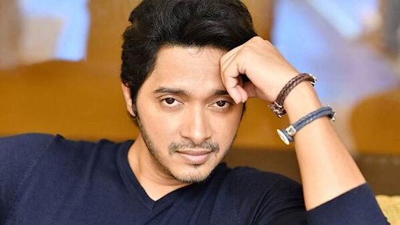 Shreyas Talpade Opens Up About Dubbing For Pushpa In Hindi; Says He Will Kiss Allu Arjun If He Bumps Into Him