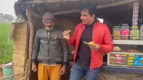 Roadies’ New Host Sonu Sood Enjoys Samosa And Chaat At Roadside Stall; Shares Video On Twitter