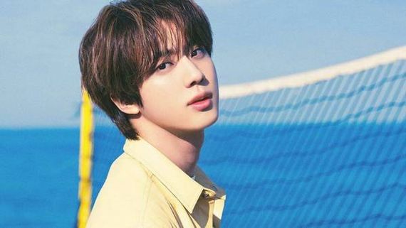 BTS Member Jin Undergoes Surgery After Injuring Finger Of Left Hand