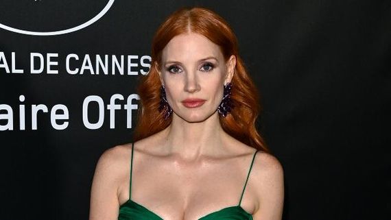Jessica Chastain To Skip Oscars Red Carpet For The Eyes of Tammy Faye Makeup Team