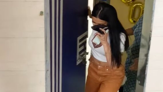 Tejasswi Prakash Hides Her Face After Seeing Paparazzi Outside Her House; Video Goes Viral