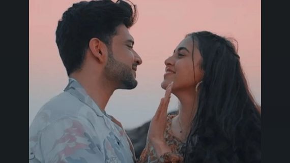 Karan Kundrra Scolds Paparazzi For Camping Outside His GF Tejasswi Prakash’s House; Watch Video