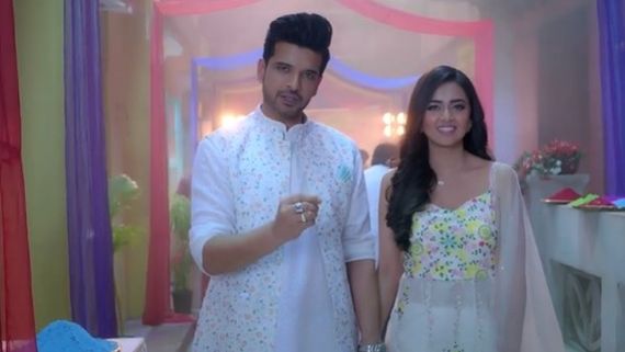 Tejasswi Prakash Reveals Her Fav Holi Memory; Actress Is Sure That Karan Will Make Their 1st Holi Special