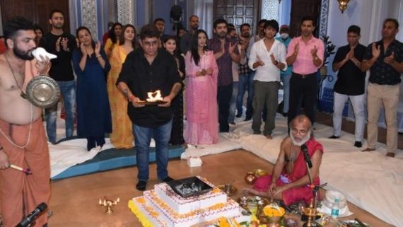 Star Bharat’s Woh Toh Hai Albelaa Takes Off With A Puja Before The Grand Launch