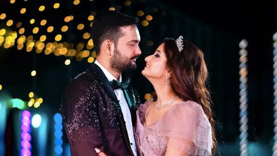 Vighnaharta Ganesh Fame Anila Kharbanda Gets Engaged To Businessman Pratik Garg; See Pics