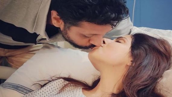 Chhavi Mittal Celebrates 17th Wedding Anniversary With Husband Mohit Hussein In Hospital; Pens Sweet Note