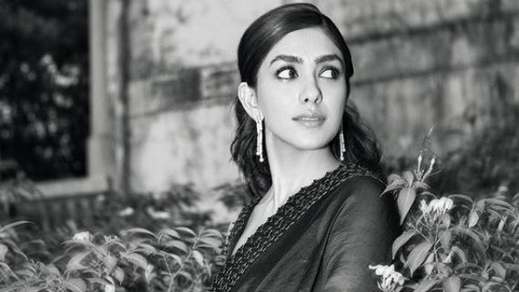 Mrunal Thakur Was Adamant On Playing Lead; Says She Realised Term Lead Is Misleading While Doing Kumkum Bhagya