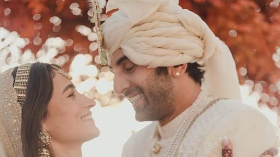 Ranbir Kapoor-Alia Bhatt Wedding: Fans Indulge In Meme Fest As The Bollywood Couple Exchange Vows