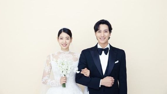 Korean Stars Park Shin-Hye, Choi Tae-Joon Welcome First Child