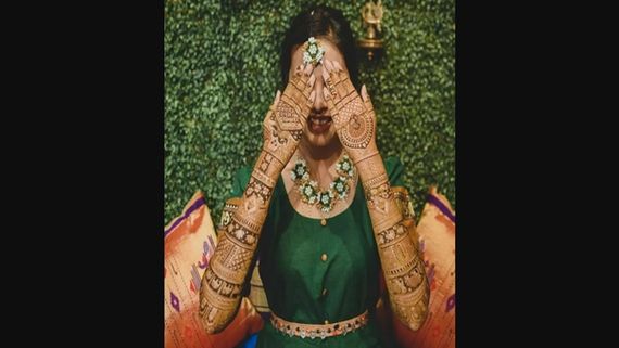 Shivani Rangole’s Mehendi Ceremony Pictures Go Viral; Virajas Kulkarni Makes Special Appearance