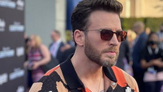 Fans Celebrate As Chris Evans Finally Ditches His iPhone 6s, Actor Says ‘I'll Miss Your Home Button'