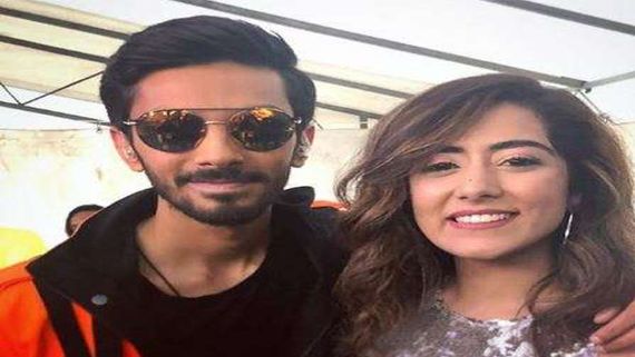 Singer Jonita Gandhi Wants To Marry Musician Anirudh; Answers In A Show