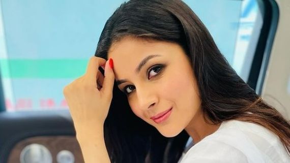 Shehnaaz Gill Talks About Her Work, Popularity & Love From Fans; Says She Only Concentrates On Positive Aspect
