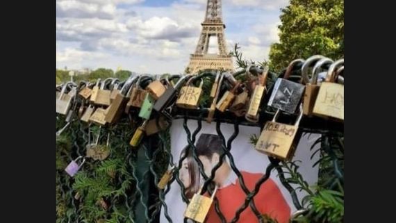Shehnaaz Gill & Sidharth Shukla's Pic On Paris' Love Lock Bridge Goes Viral; Fans Trend SIDNAAZ JAISA KOI NAHI