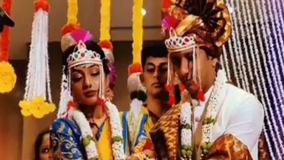 Tujhya Majhya Sansarala Ani Kaay Hawa Fame Amruta Pawar Ties The Knot With Fiancé Neel Patil