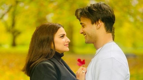 Asim Riaz Had A Cosy Birthday Celebration With His GF Himanshi Khurana In Istanbul