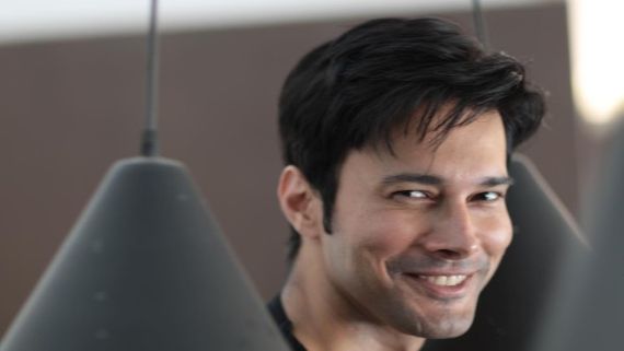 Rajniesh Duggall All Set To Play The Male Lead In Zee TV’s Upcoming Show Sanjog