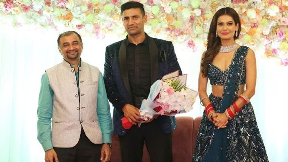Payal Rohatgi And Sangram Singh Host Grand Reception In Ahmedabad, Couple Dazzle In Stunning Outfits, SEE PICS