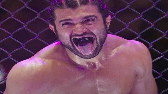 Liger Day 2 Box Office Collection Worldwide: Vijay Deverakonda's Hard Work Goes In Vain!