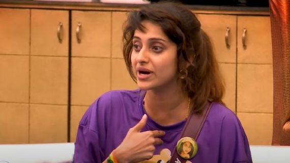 Bigg Boss 6 Tamil Episode 4 Promo: Ayesha Gets Frustrated 