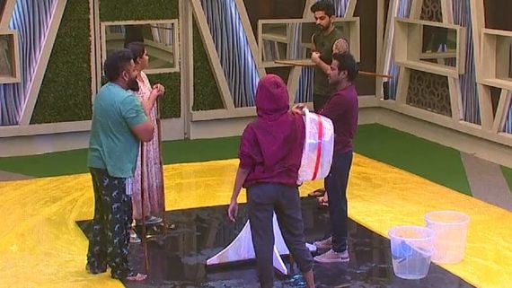 Bigg Boss 6 Tamil Episode 2 Highlights: Clubs & Contests