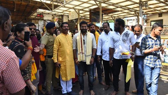 Rishab Shetty Offers Prayers At Siddhivinayak Temple To Celebrate Kantara Success; PICS