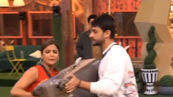 Bigg Boss 16: Archana Gautam Accuses Shalin Bhanot Of Hitting Her During Task; Demands His Eviction