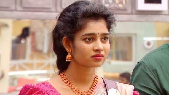 Bigg Boss Tamil 6: Janany Breaks Down Emotionally To Amuthavanan, Says She Is Feeling Weaker
