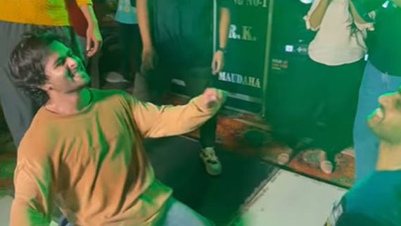 Shoaib Ibrahim Grooves To Shah Rukh Khan’s Chaiyya Chaiyya At Sister Saba Ibrahim Wedding Celebrations; WATCH